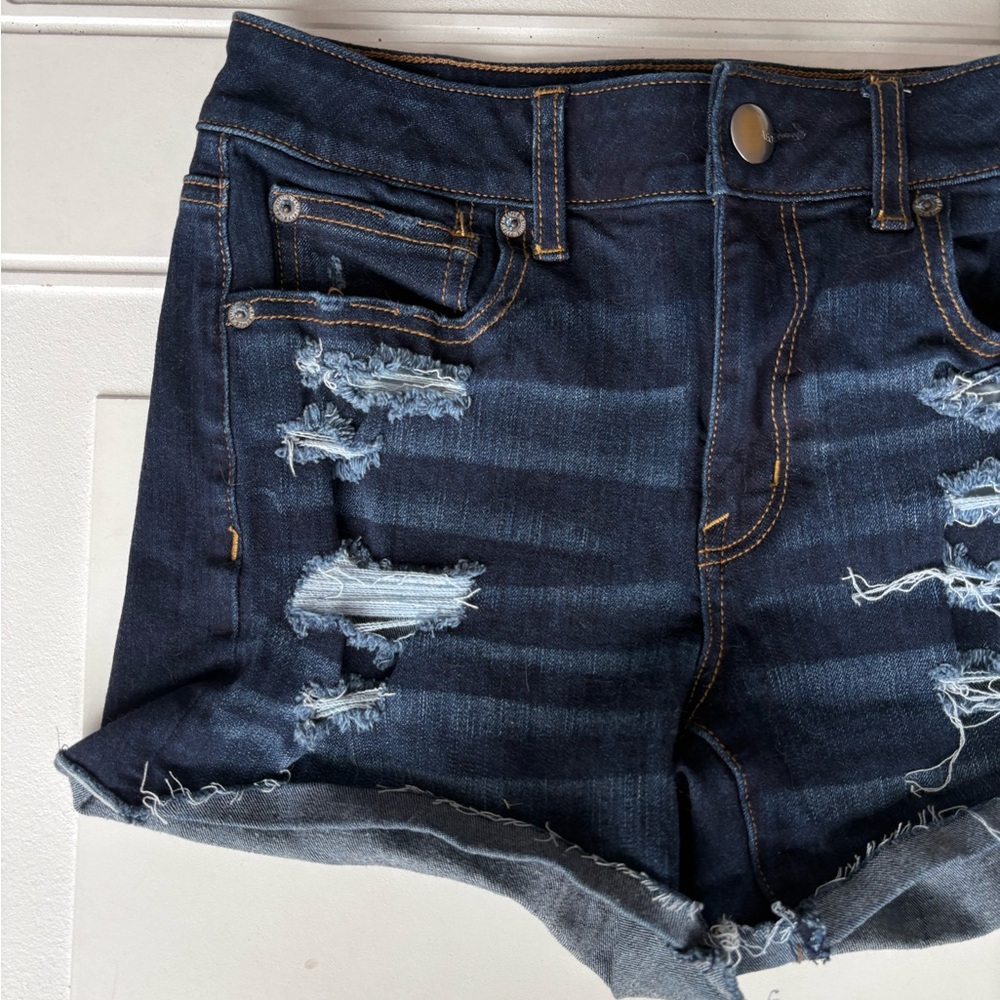 American Eagle Women’s Distressed Denim Shorts Dark Wash Size 6 - Picture 2 of 6